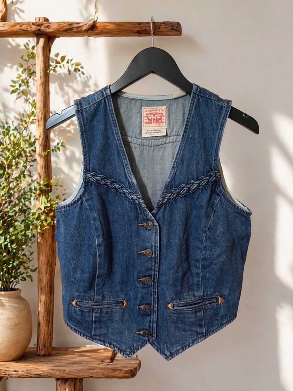 Levi’s Denim Vest Size Small NWT | Vintage-Inspired Braided Detail - Picture 2 of 9